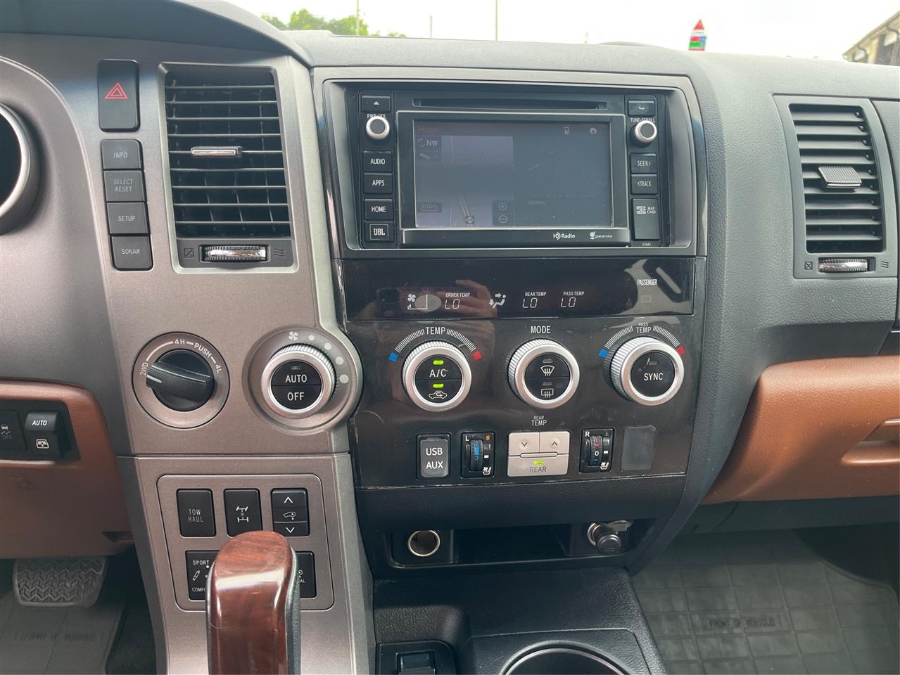 Toyota Sequoia Platinum 2015