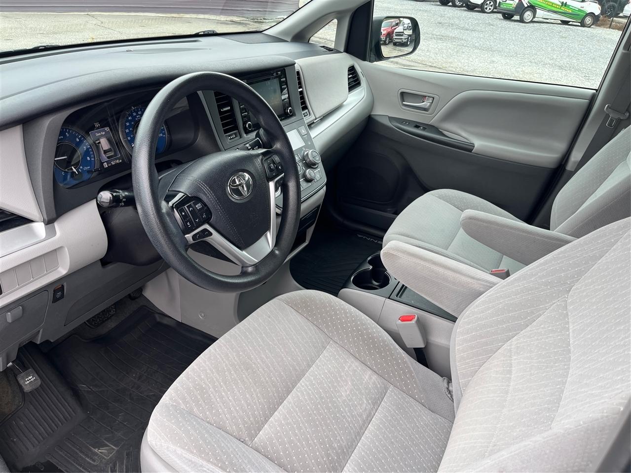 Toyota Sienna  2019