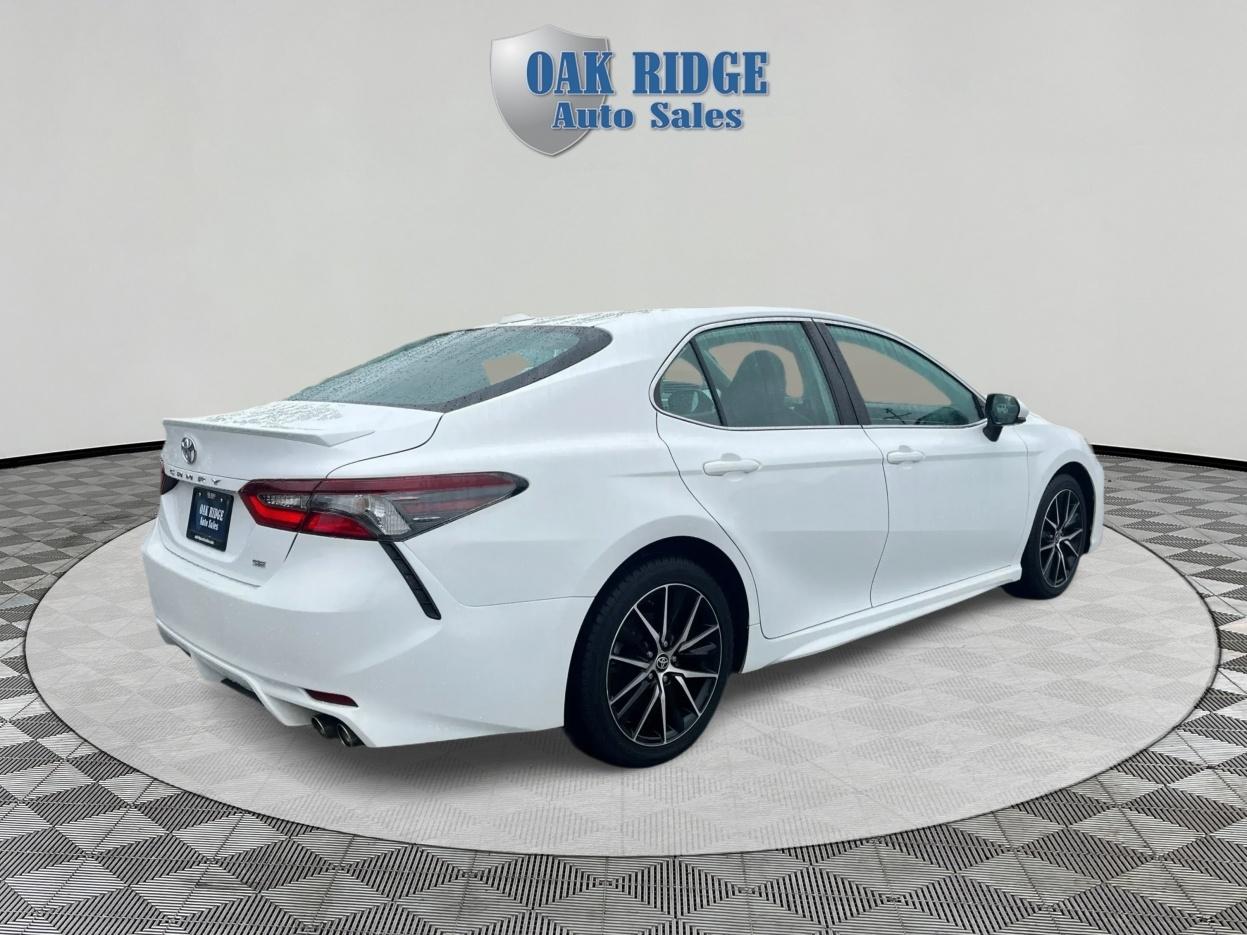 Toyota Camry  2021