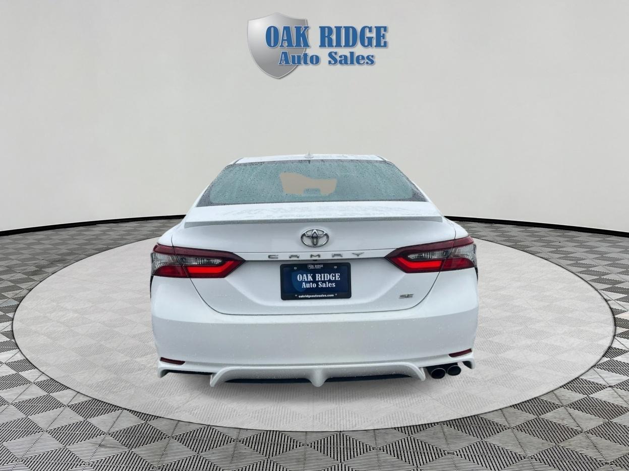 Toyota Camry  2021