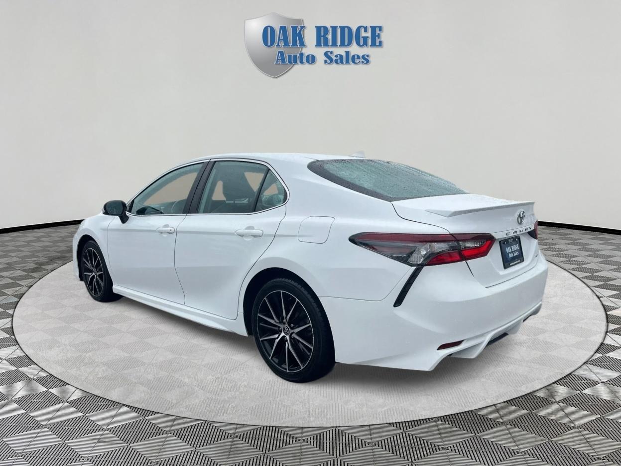 Toyota Camry  2021