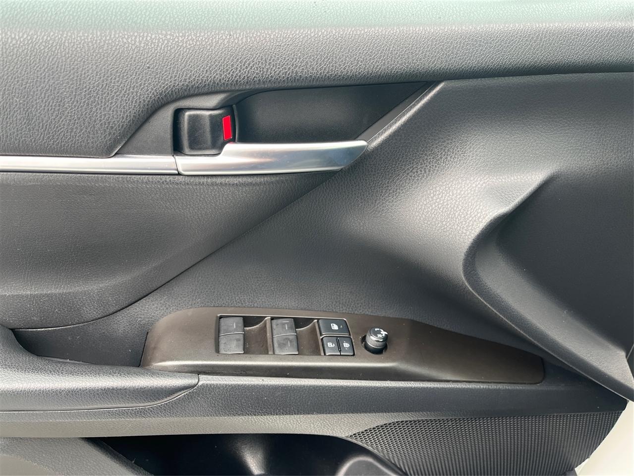 Toyota Camry  2021