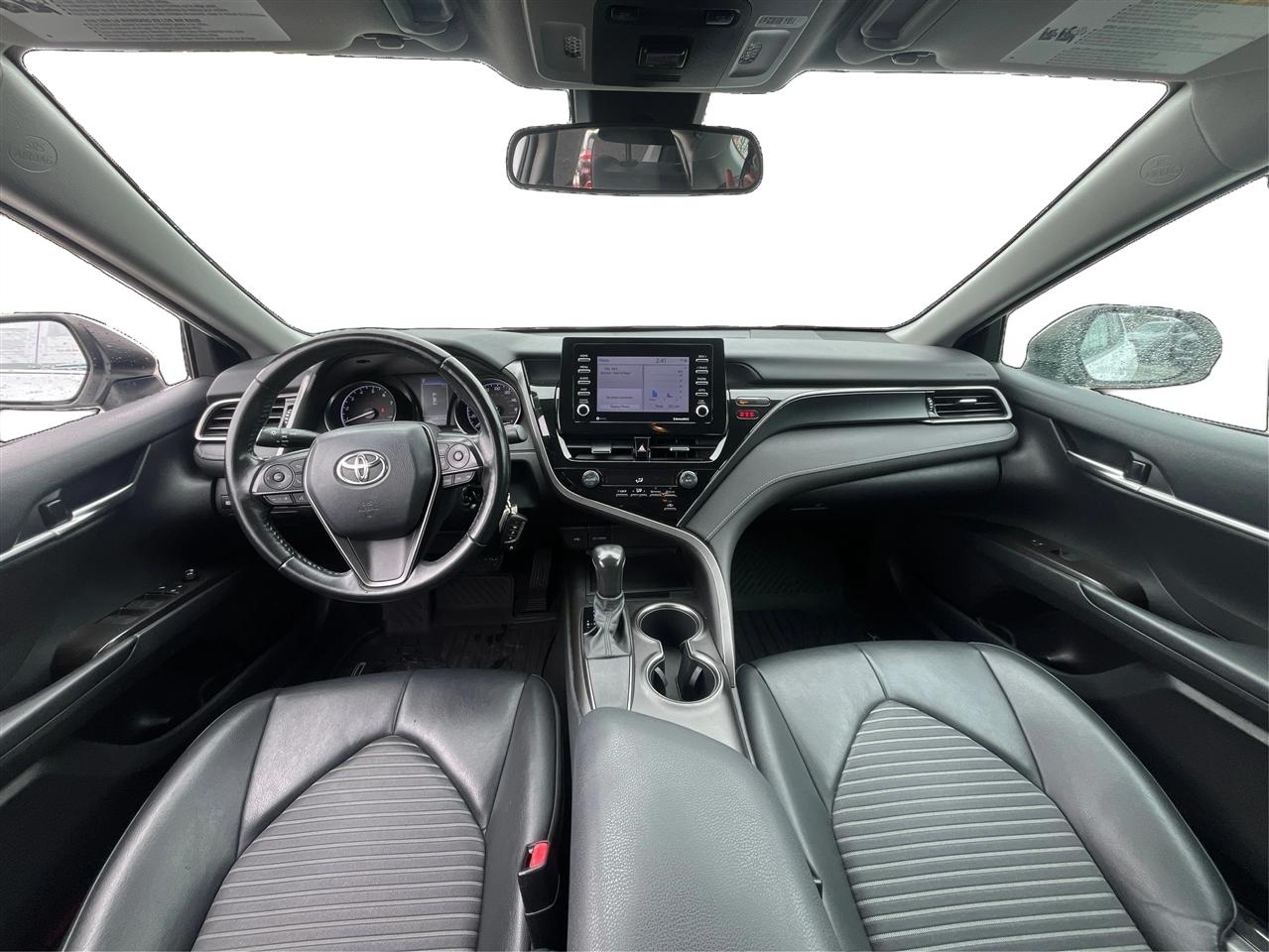 Toyota Camry  2021