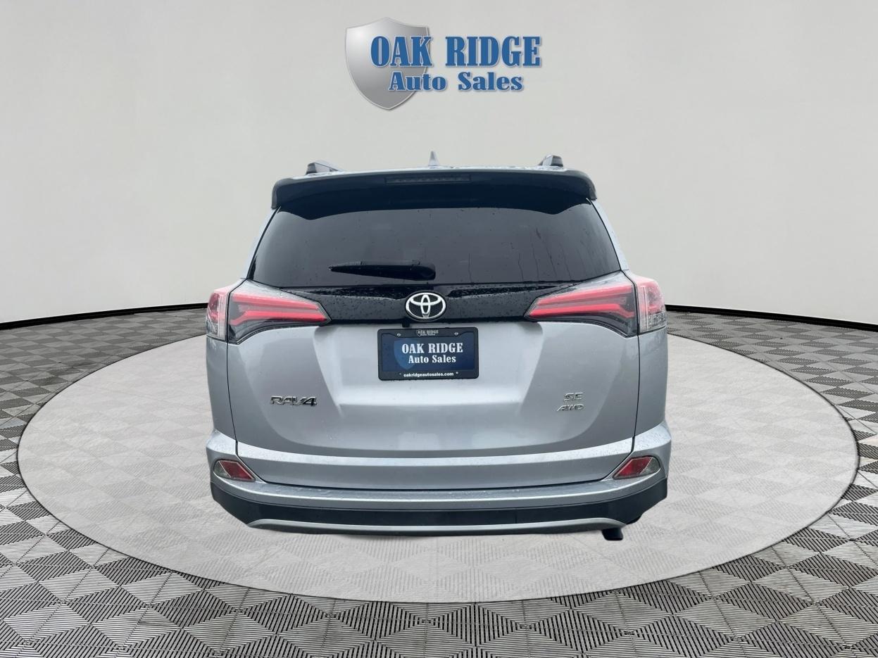Toyota RAV4  2018