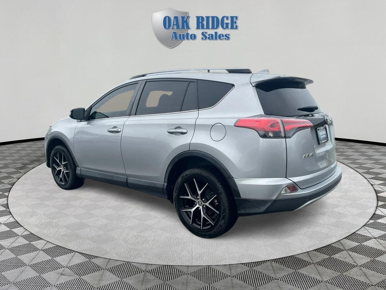 Toyota RAV4  2018