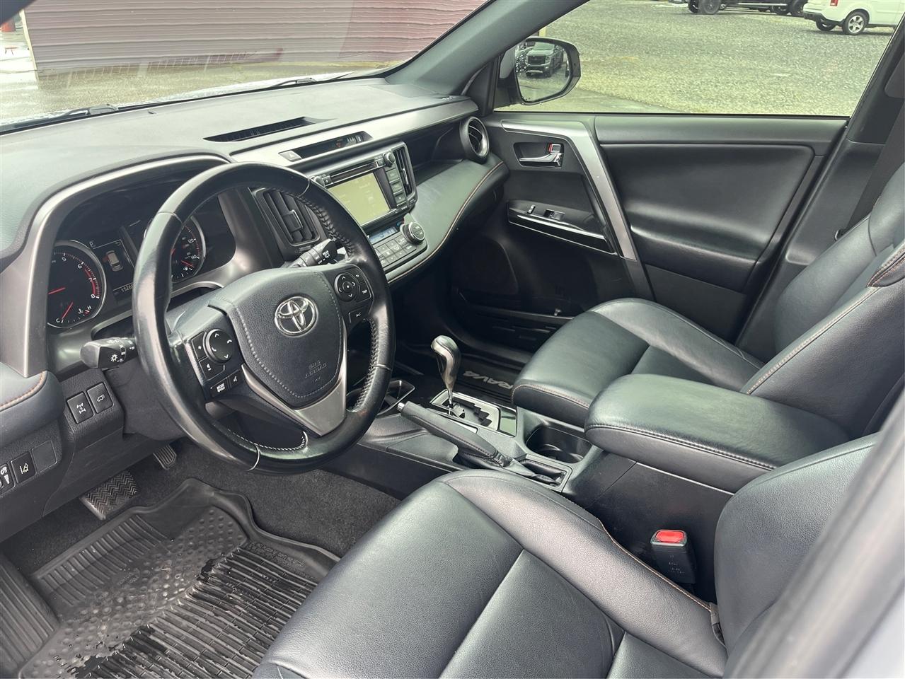 Toyota RAV4  2018