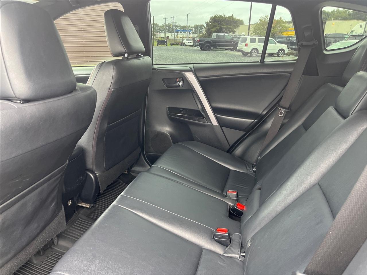 Toyota RAV4  2018