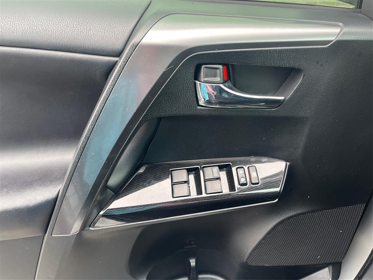 Toyota RAV4  2018