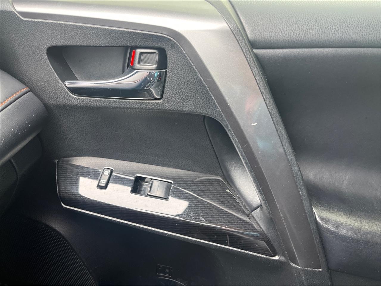Toyota RAV4  2018