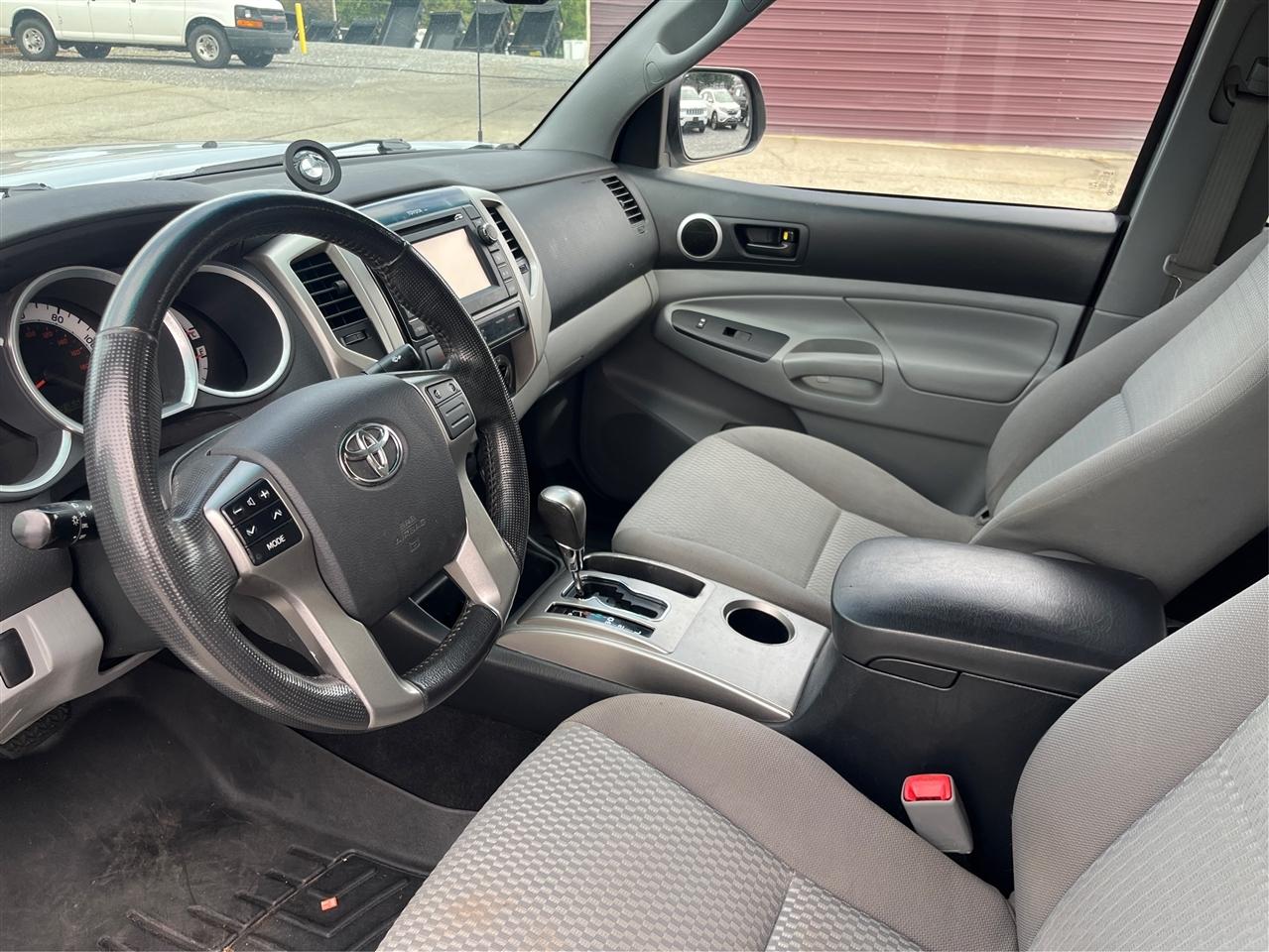 Toyota Tacoma  2013