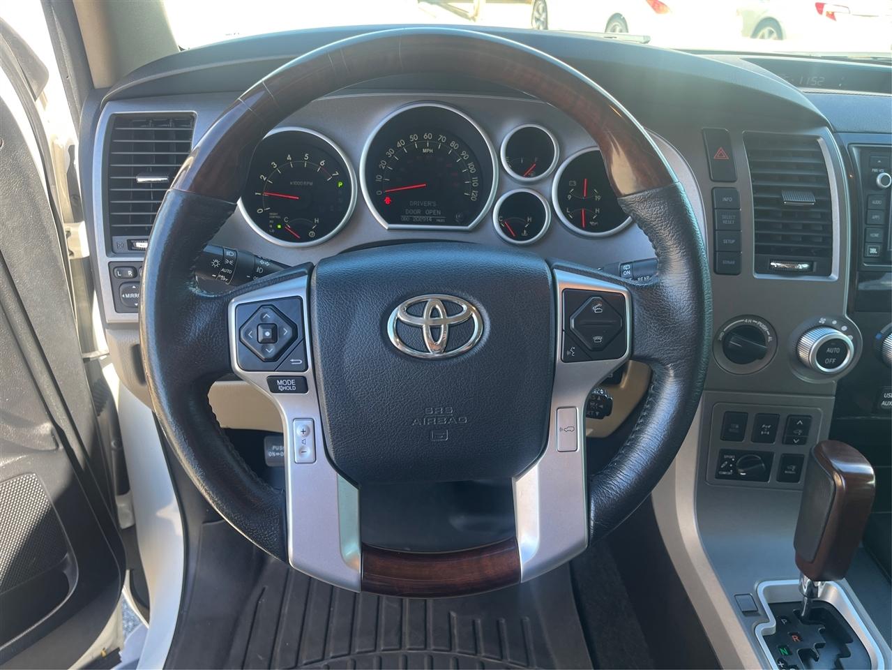 Toyota Sequoia Platinum 2014