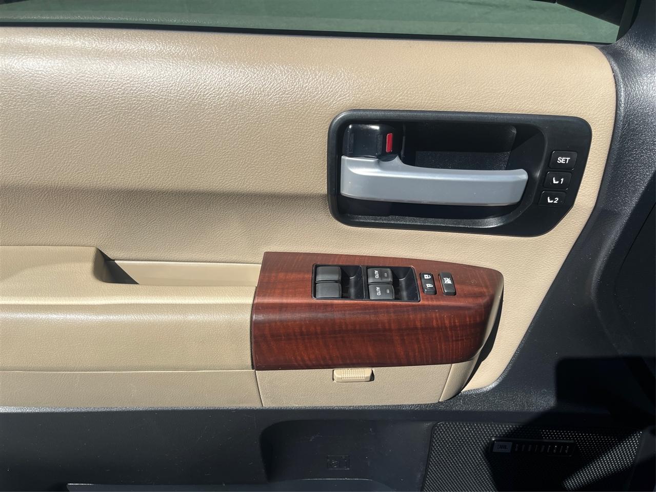 Toyota Sequoia Platinum 2014