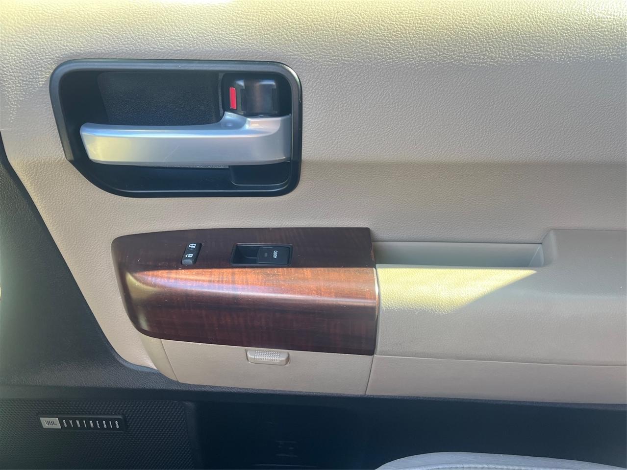 Toyota Sequoia Platinum 2014