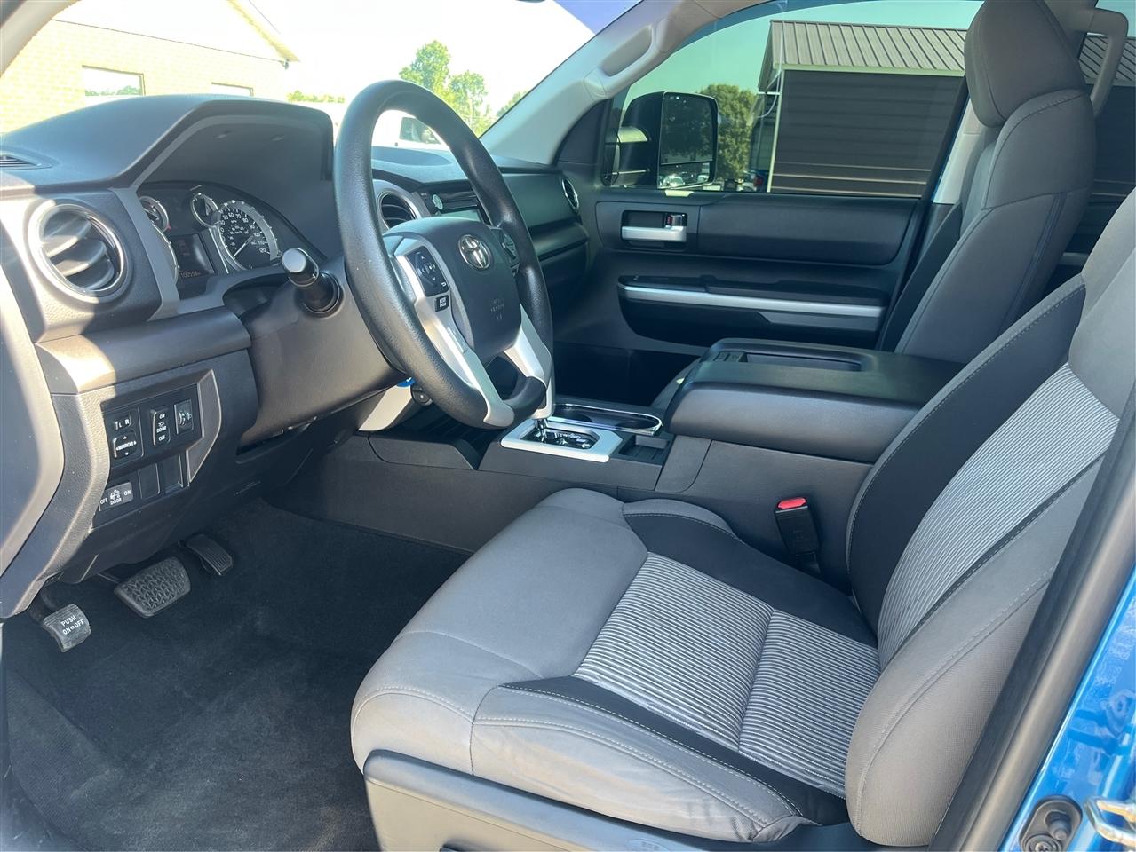 Toyota Tundra  2016