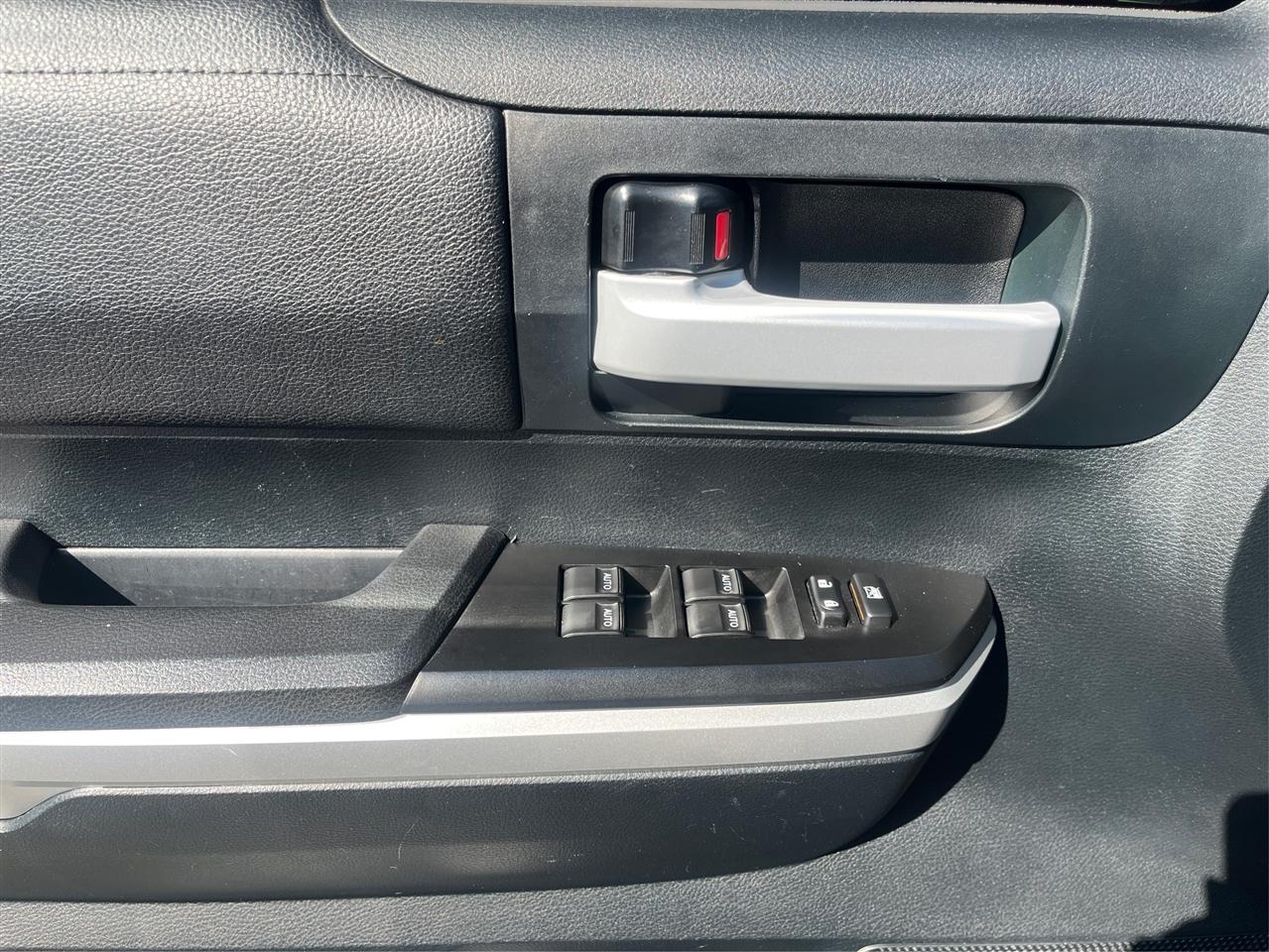 Toyota Tundra  2016
