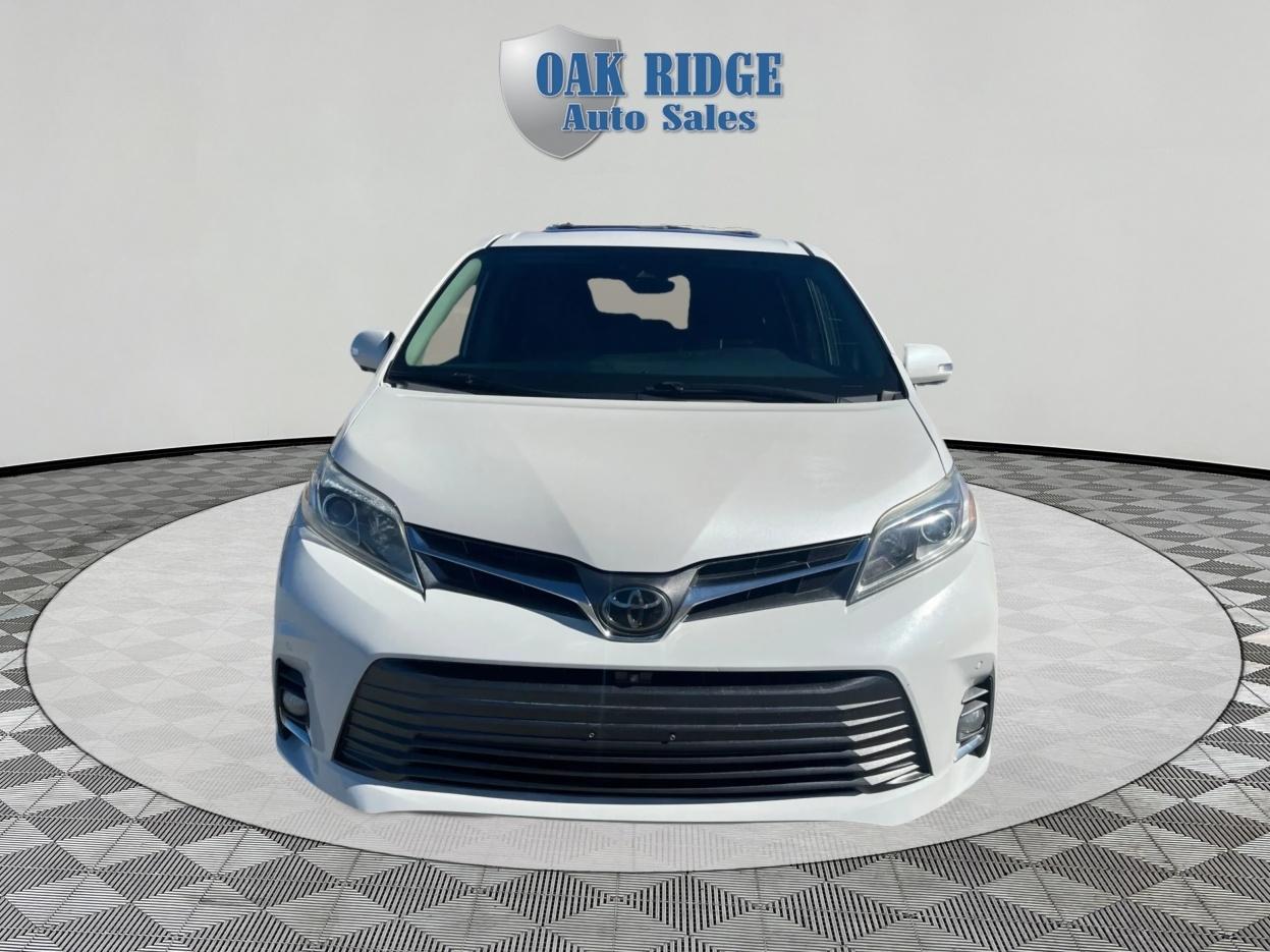 Toyota Sienna Limited Premium 7-Passenger 2020