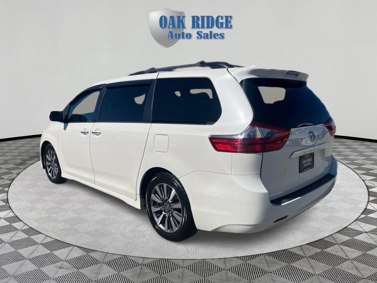 Toyota Sienna Limited Premium 7-Passenger 2020