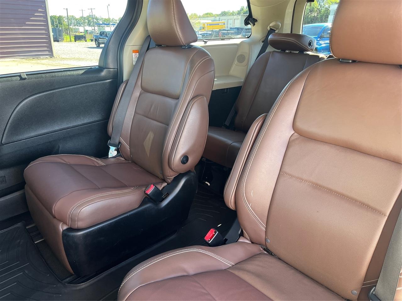Toyota Sienna Limited Premium 7-Passenger 2020