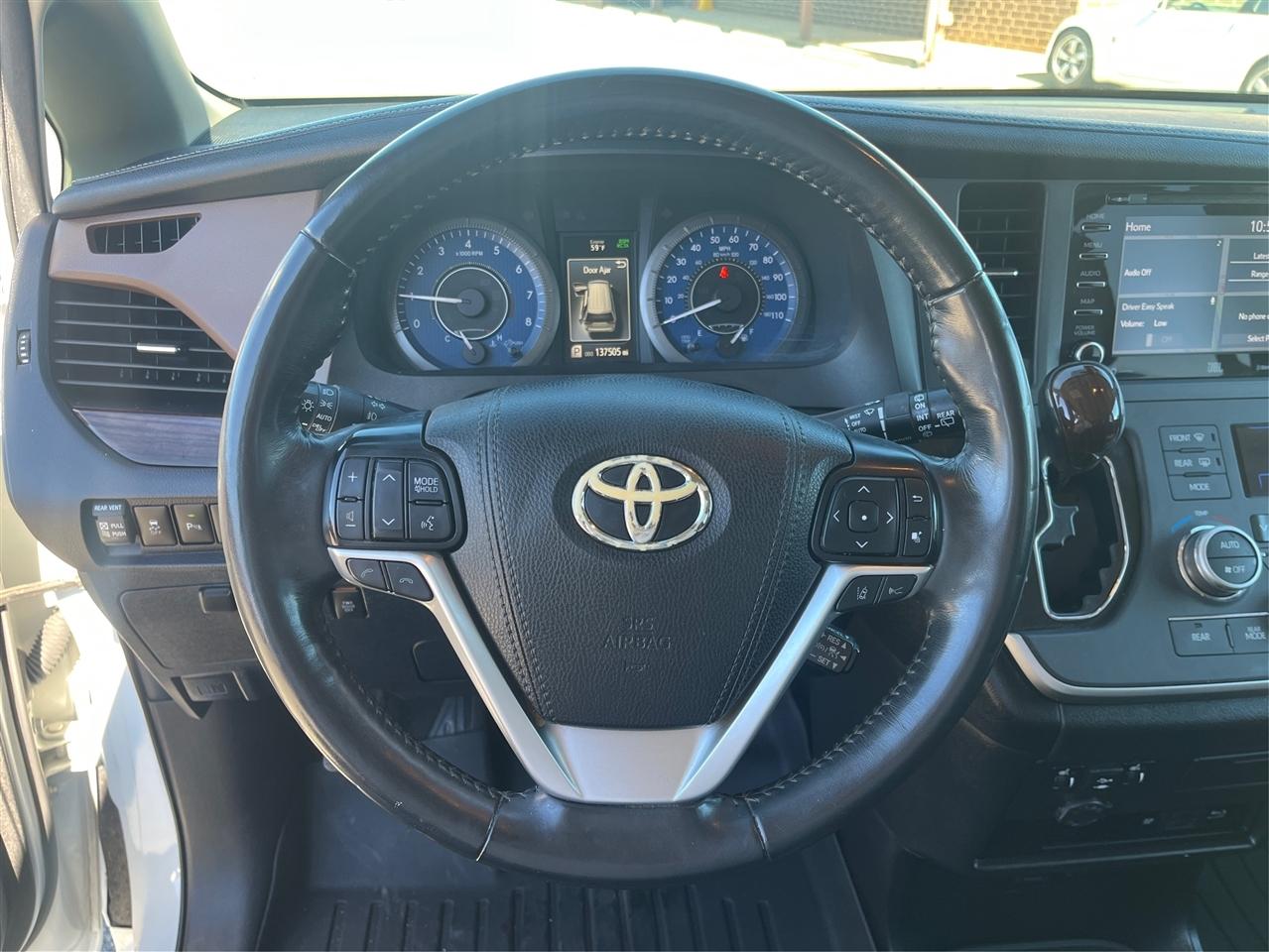 Toyota Sienna Limited Premium 7-Passenger 2020