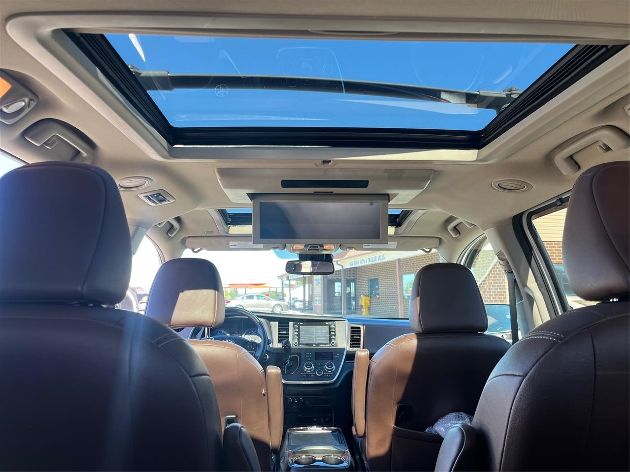 Toyota Sienna Limited Premium 7-Passenger 2020