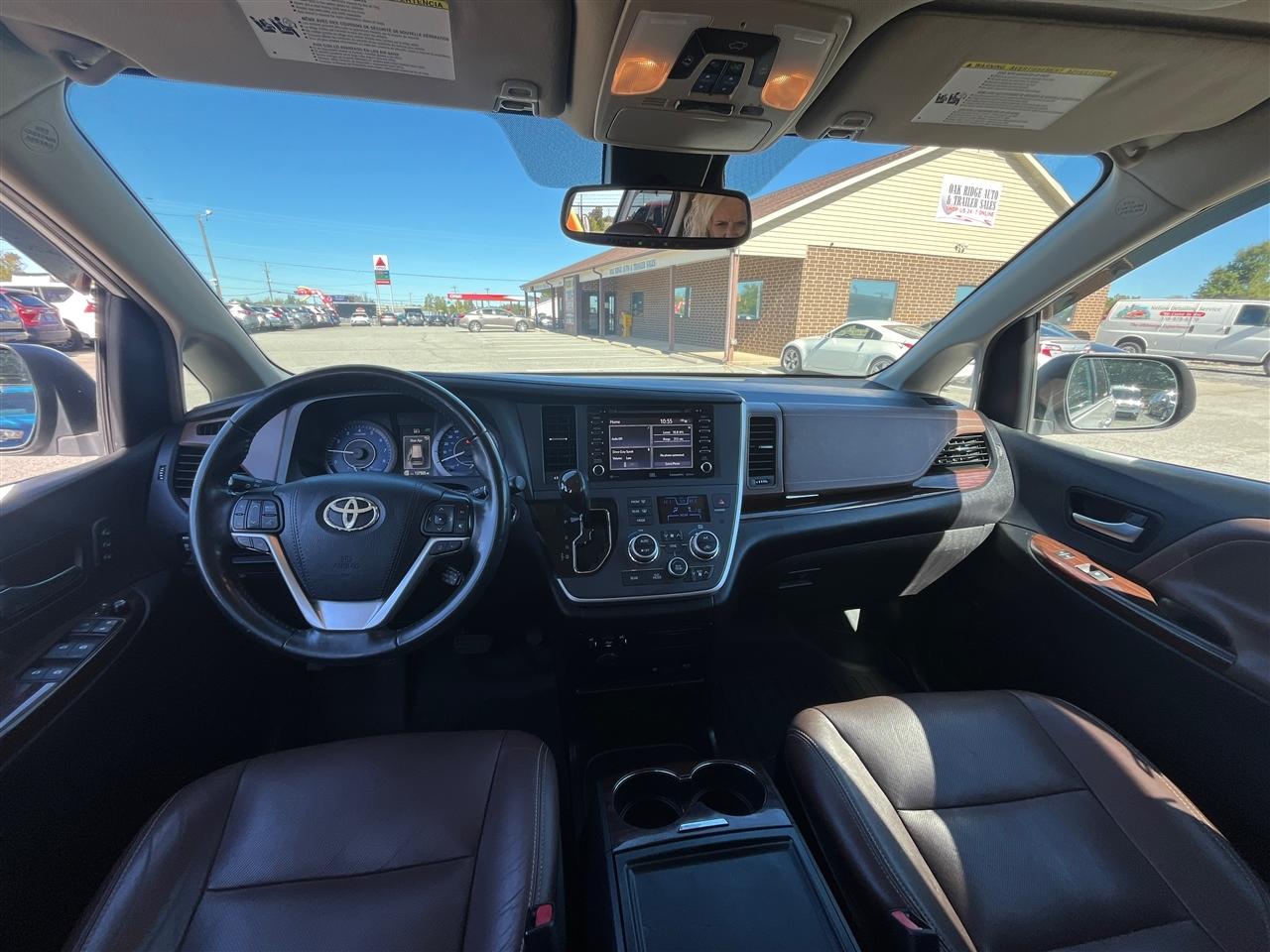 Toyota Sienna Limited Premium 7-Passenger 2020