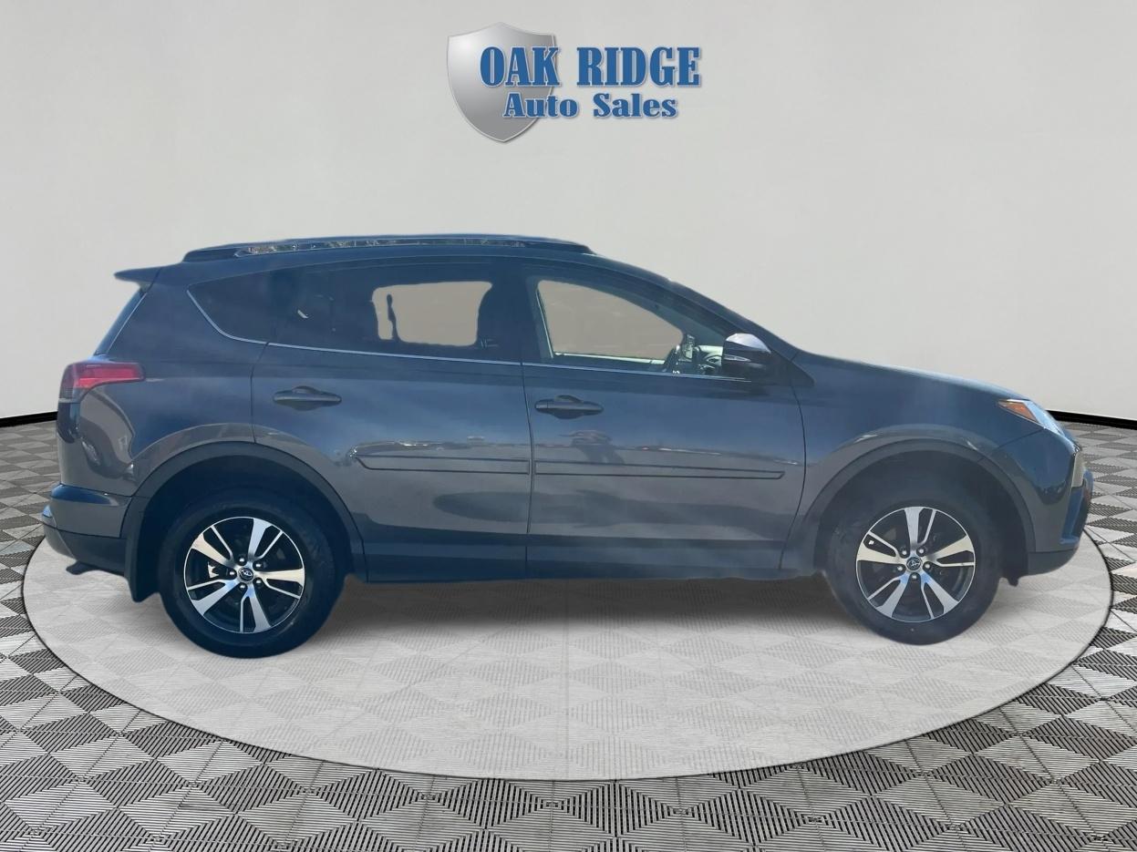 Toyota RAV4 XLE 2017