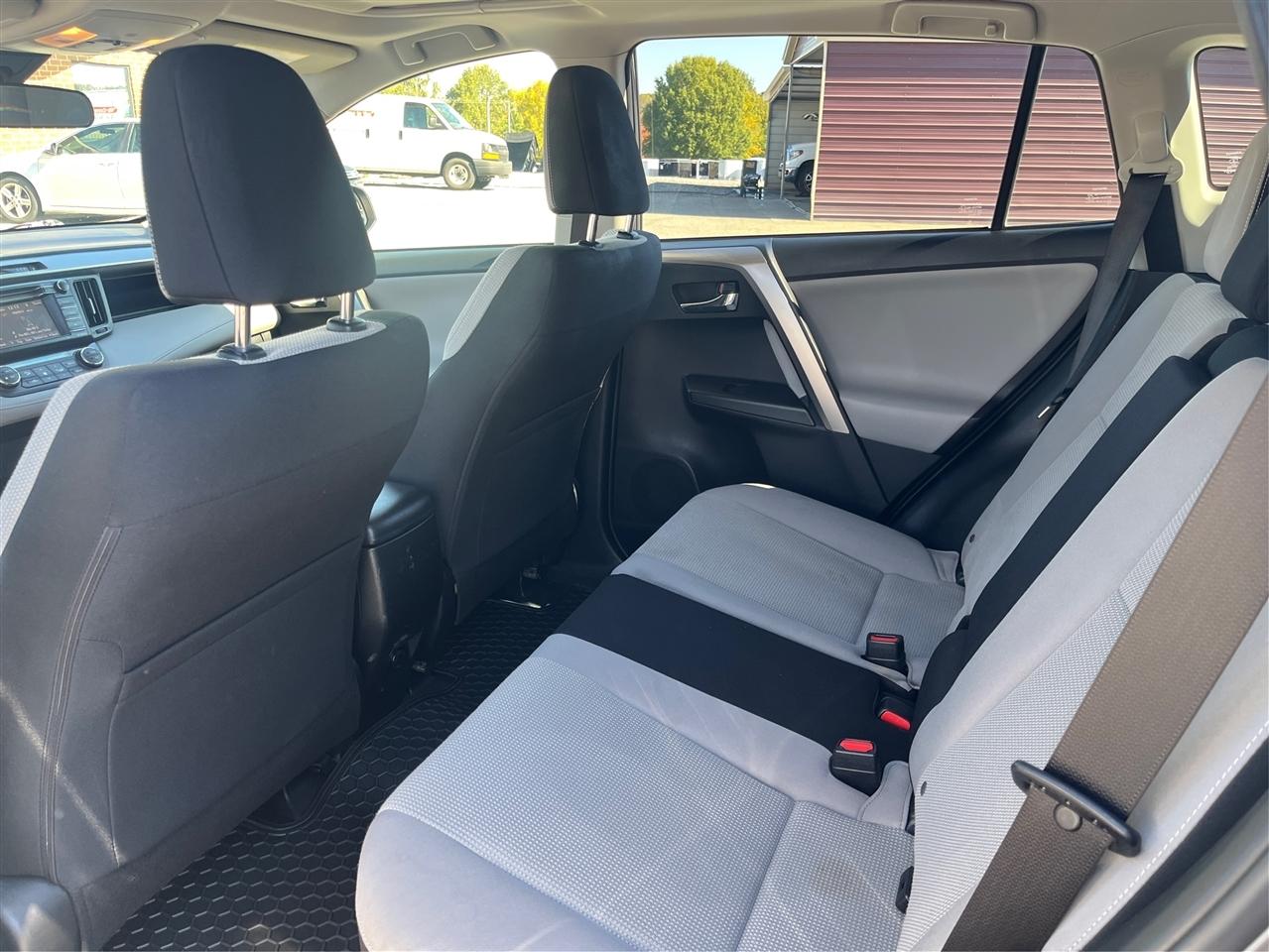Toyota RAV4 XLE 2017