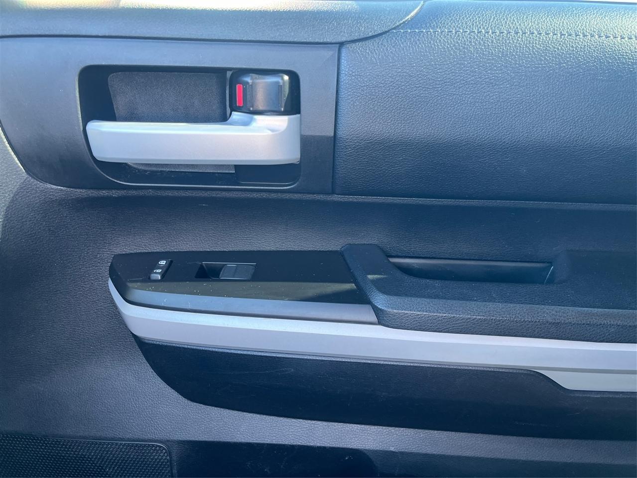 Toyota Tundra SR5 2018