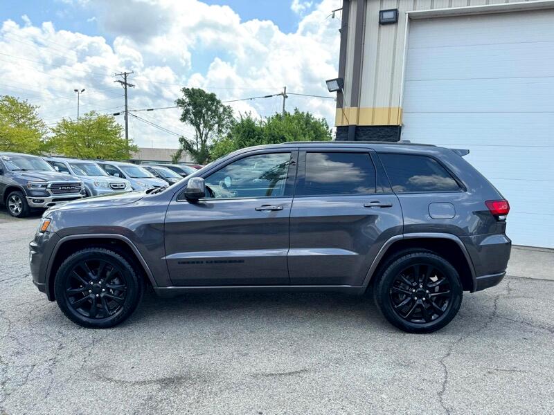2017 Jeep Grand Cherokee Altitude photo 2