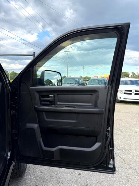 2022 Ram 3500 Tradesman photo 16
