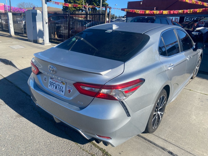Toyota Camry XLE 2019