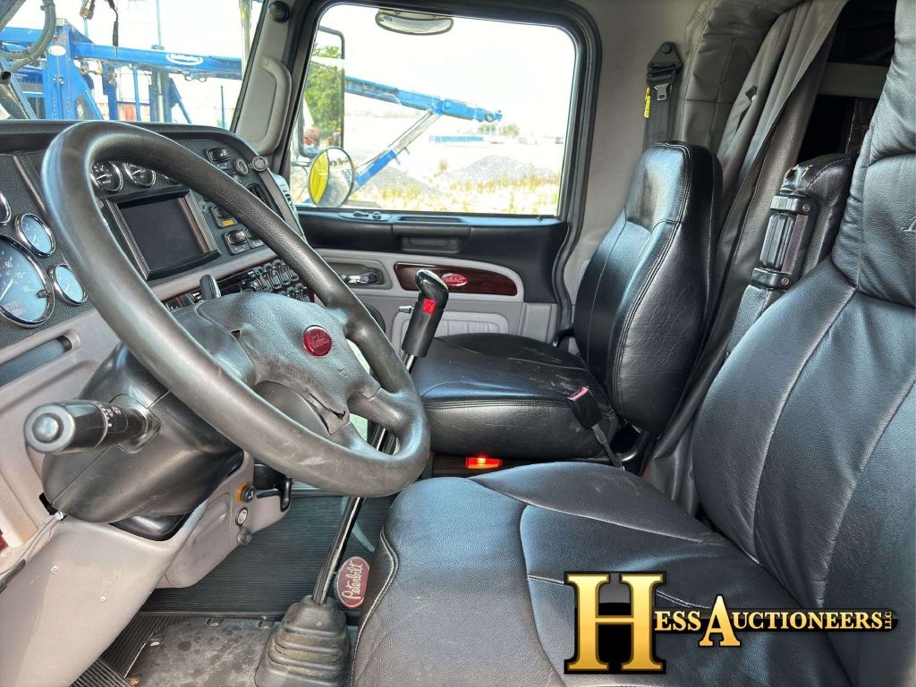 2017 Peterbilt 389 Car Carrier