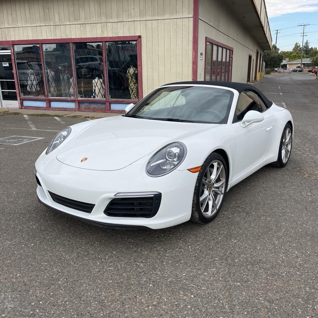 2018 Porsche 911 CARRERA