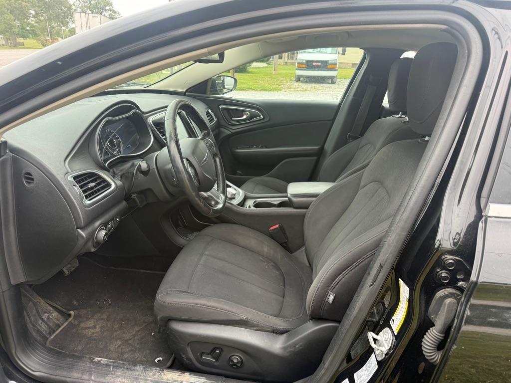 Chrysler 200  2016