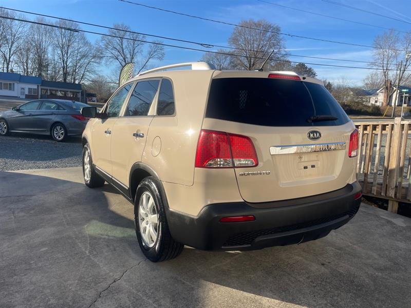 Kia Sorento LX 2WD 2011