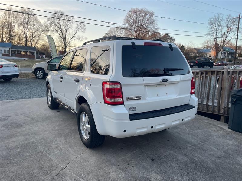 Ford Escape XLT 2WD I4 2008