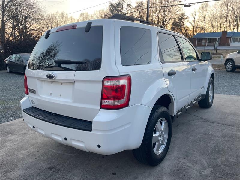 Ford Escape XLT 2WD I4 2008