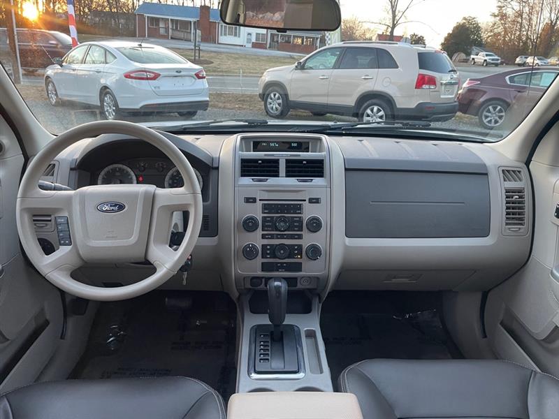 Ford Escape XLT 2WD I4 2008