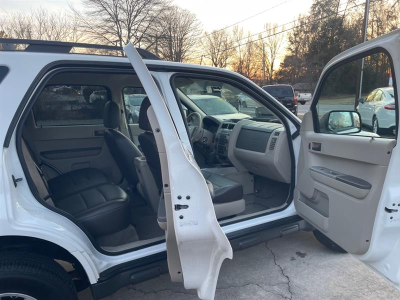 Ford Escape XLT 2WD I4 2008