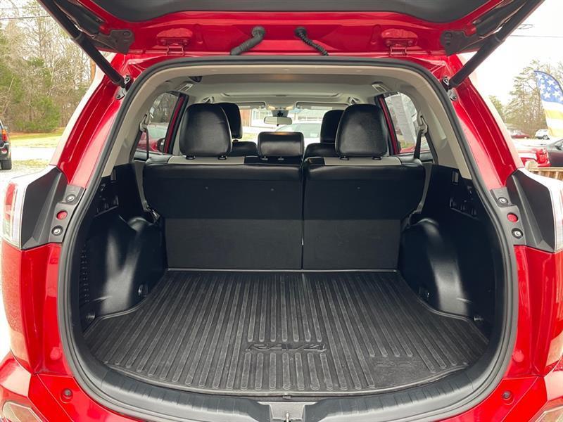 Toyota RAV4 XLE FWD 2017