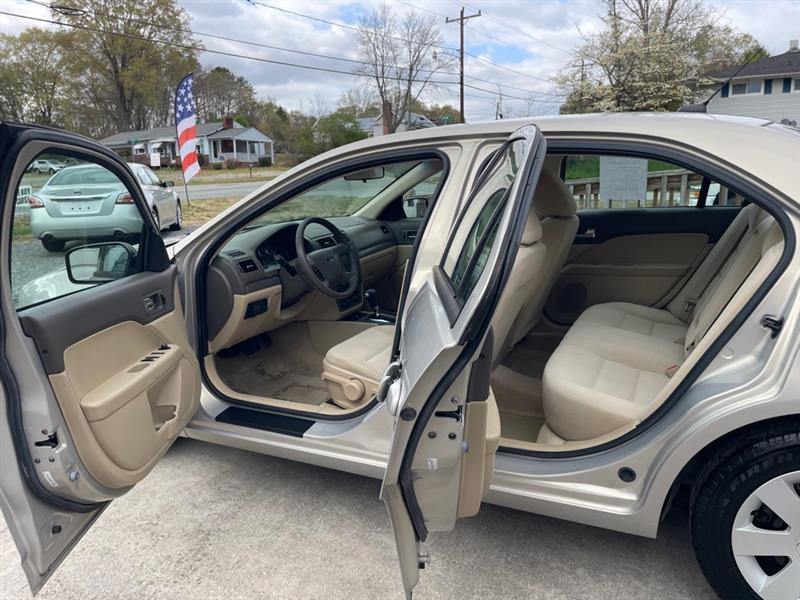 Ford Fusion I4 S 2009