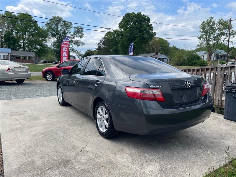 Toyota Camry SE 5-Spd AT 2009