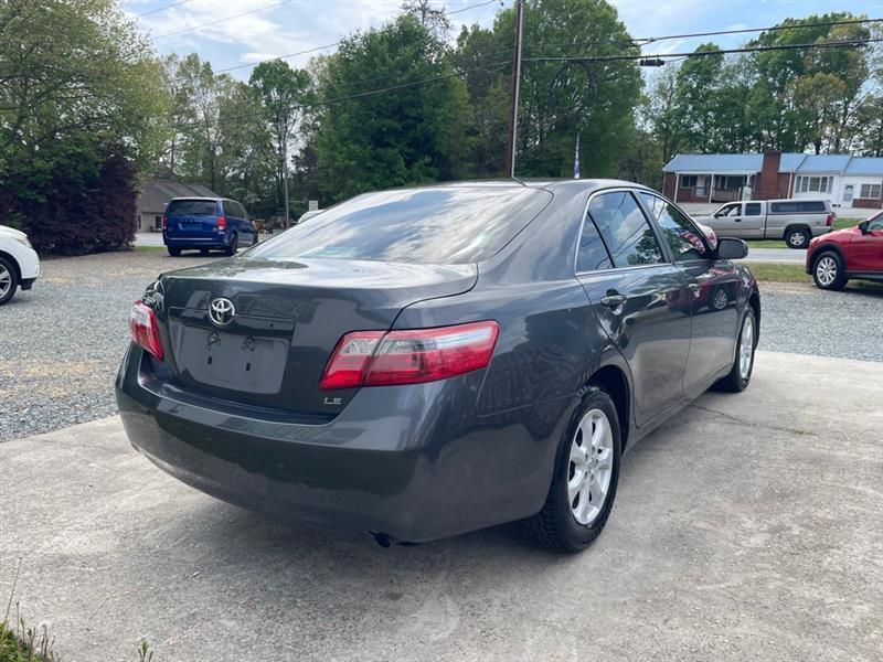 Toyota Camry SE 5-Spd AT 2009