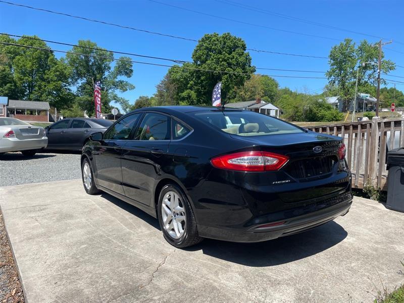 Ford Fusion SE 2015