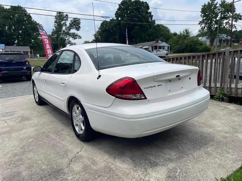 Ford Taurus SEL 2005