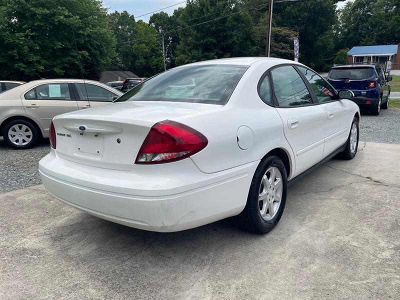 Ford Taurus SEL 2005