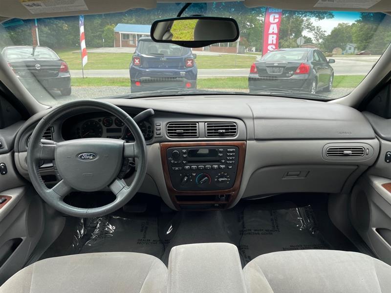Ford Taurus SEL 2005