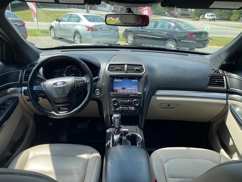 Ford Explorer XLT 4WD 2018