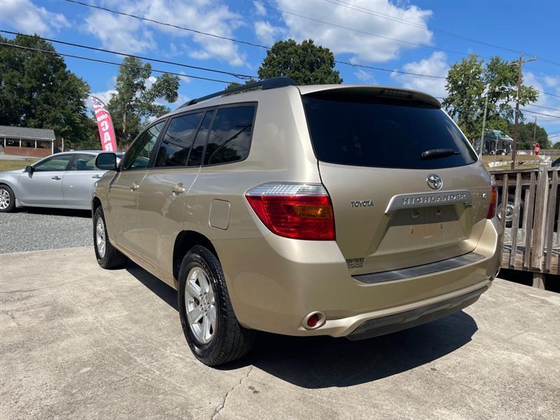 Toyota Highlander Base 2WD 2008