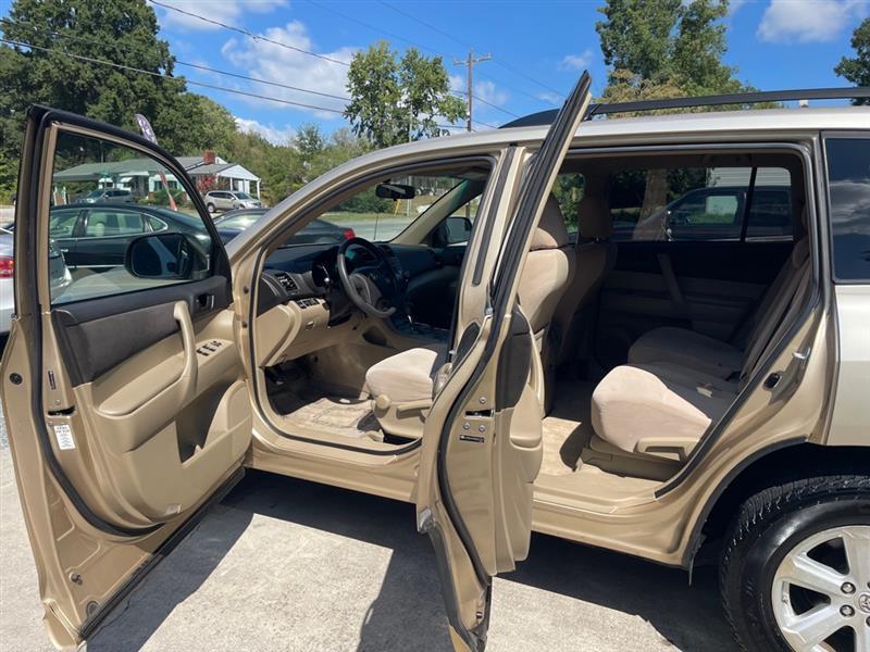 Toyota Highlander Base 2WD 2008